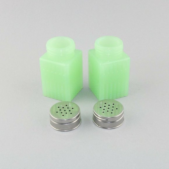 Jadeite Glass Collection Salt & Pepper Shaker Set - Picture 5 of 10